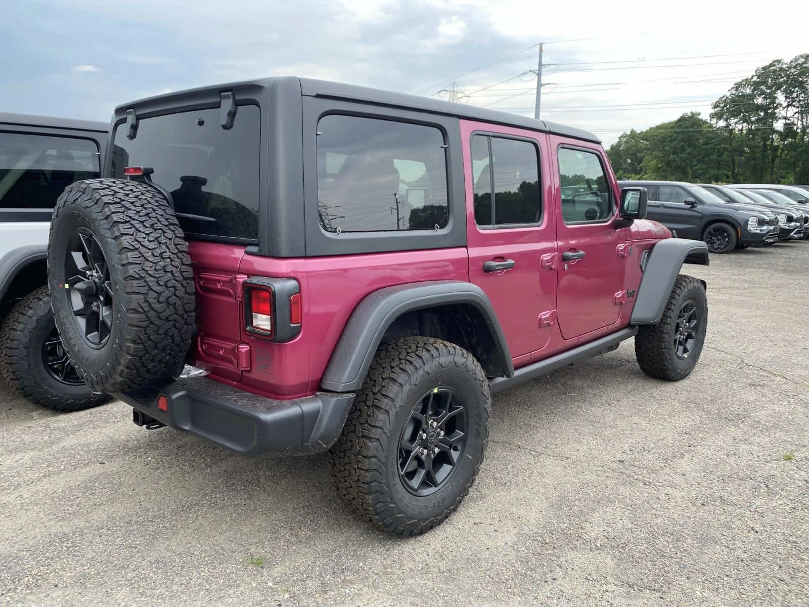New 2026 Tuscadero Pearl-Coat Exterior Paint Jeep Willys image 3