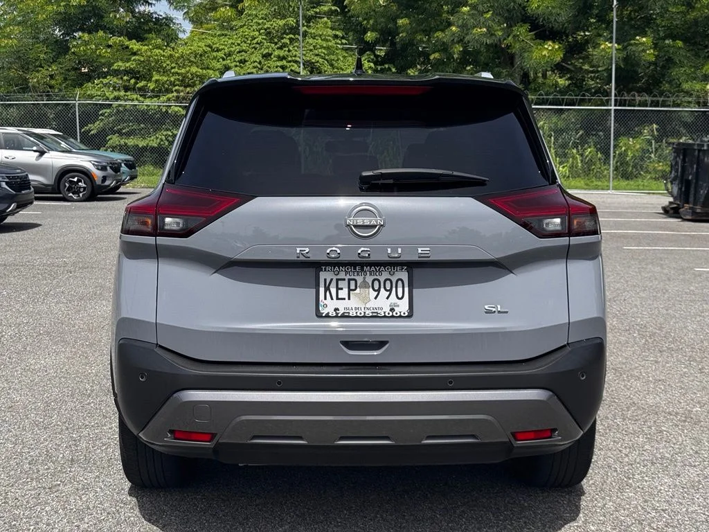 Used 2023  Nissan SL image 10