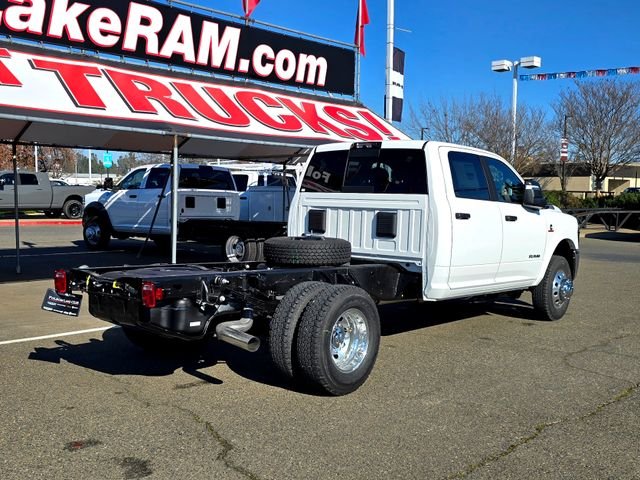 New 2026 Bright White Clear-Coat Exterior Paint RAM Tradesman image 4