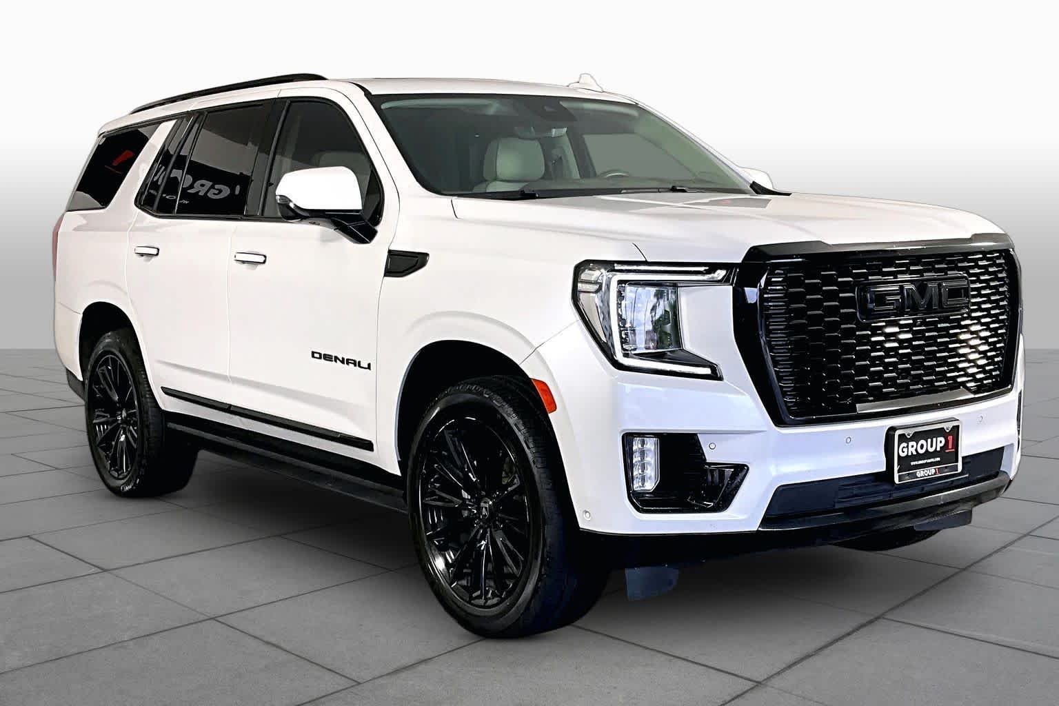 Used 2023 White Frost Tricoat GMC Denali image 3
