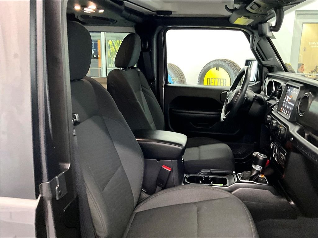 Used 2022 Granite Crystal Metallic Clearcoat Jeep Sport S image 11