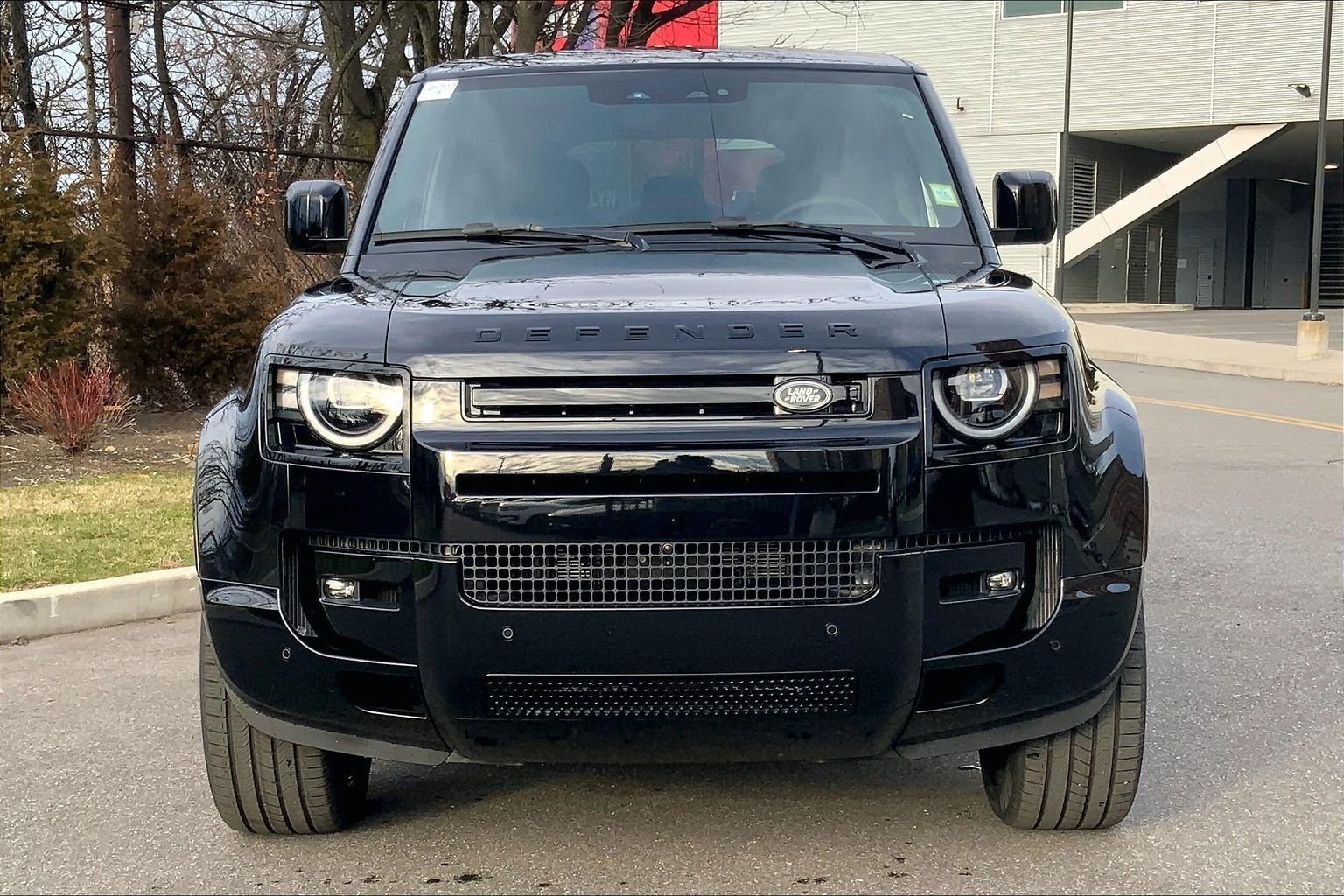 New 2026 Santorini Black Land Rover V8 image 3