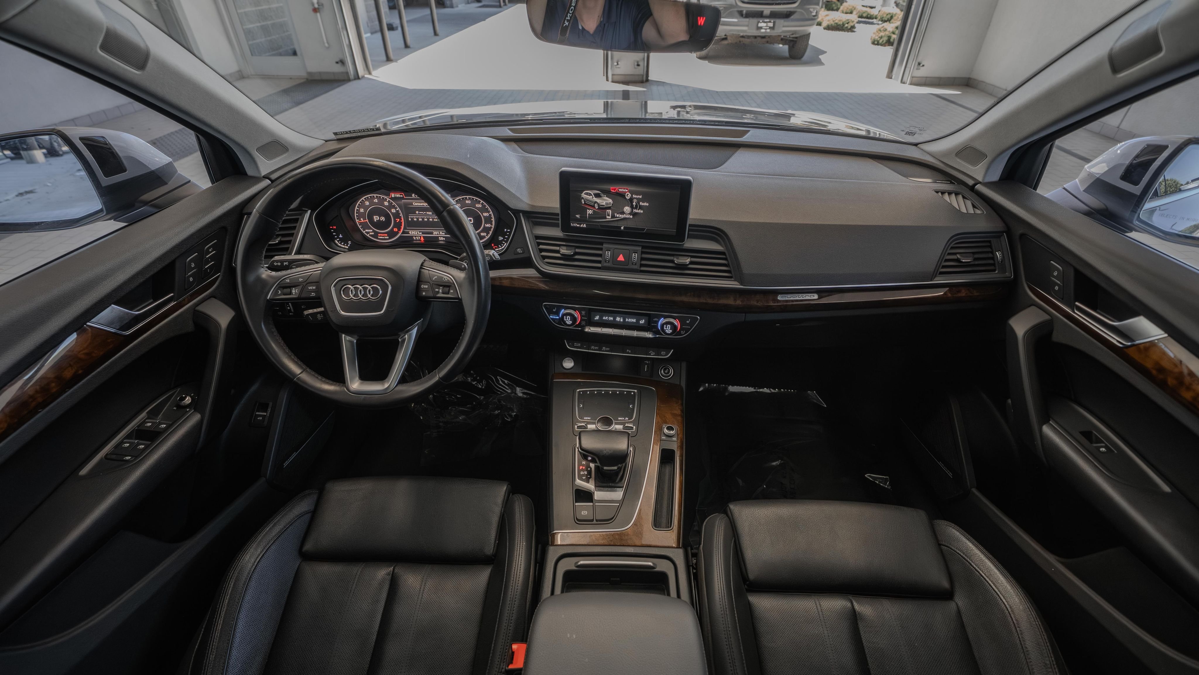 Used 2018 Florett Silver Metallic Audi 2.0T Premium image 11