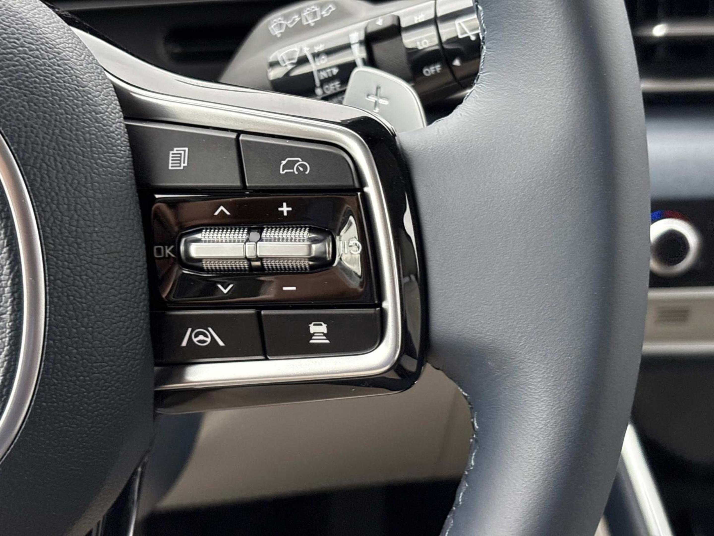 New 2026 Ivory Silver Kia EX image 23