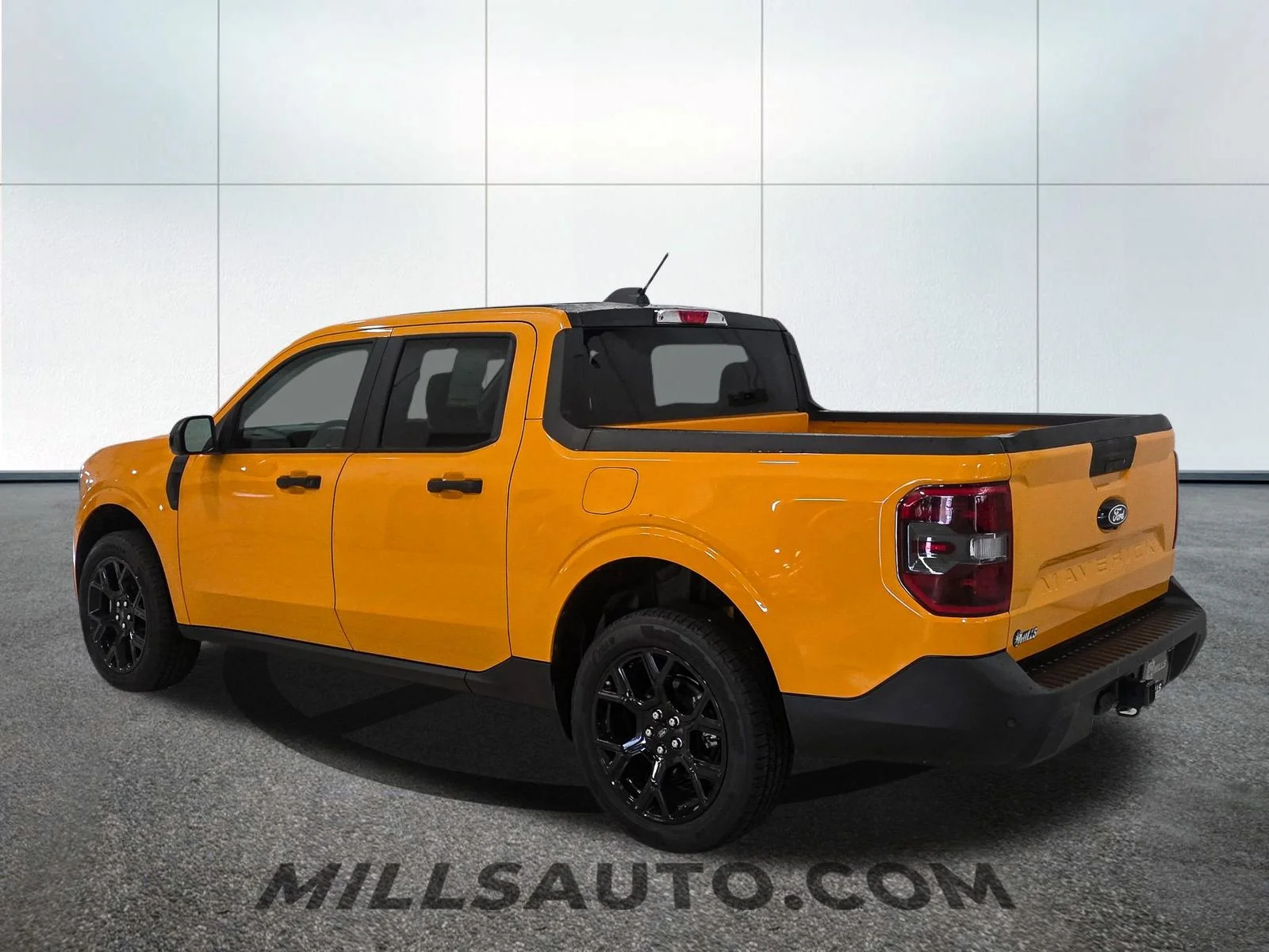New 2026 Orange Fury Metallic Tri-Coat Ford XLT image 4