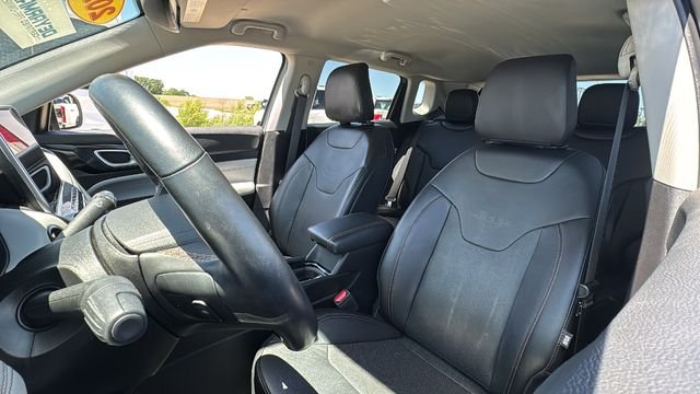 Certified Used 2022 Silver Jeep Limited image 18
