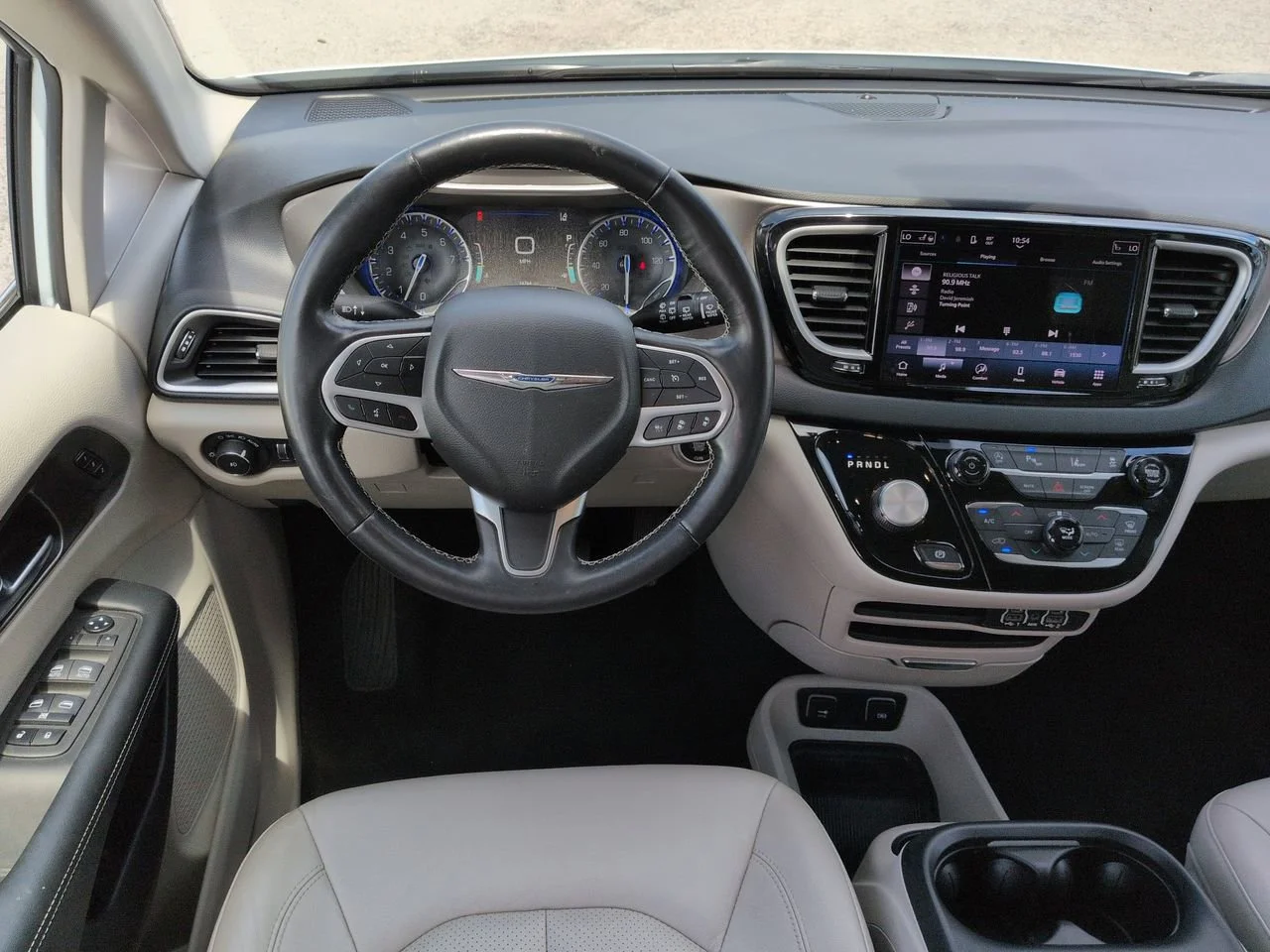 Used 2021 Bright White Clearcoat Chrysler Touring L image 16