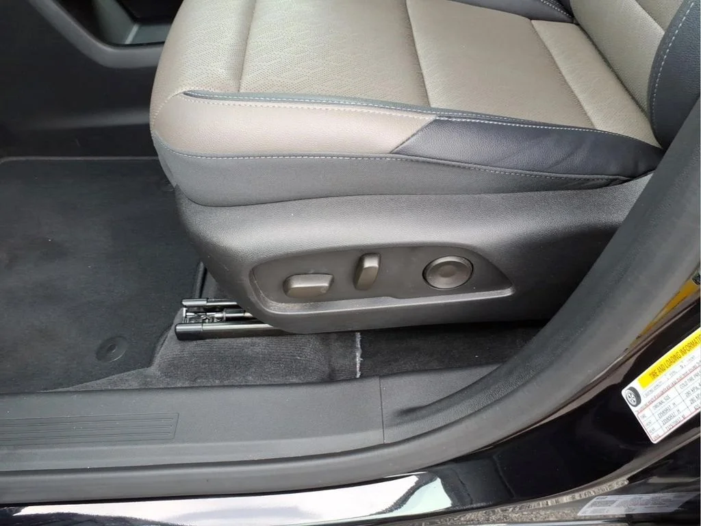 Used 2025 Black Chevrolet LT image 20