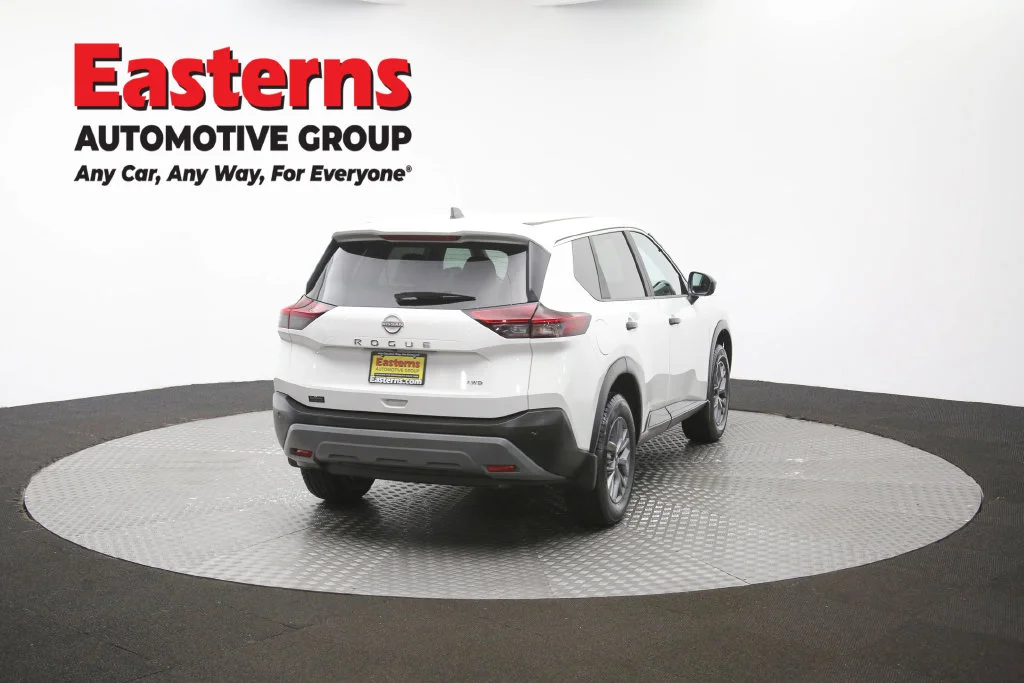 Used 2023 White Nissan S image 41