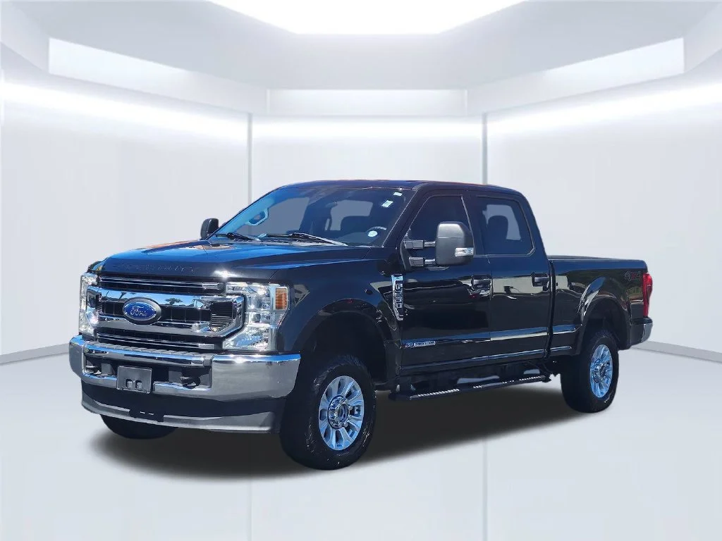 Certified Used 2020 Black Ford XLT image 2