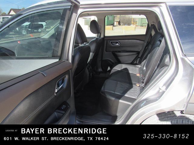 Used 2021 Gray Nissan Platinum image 14
