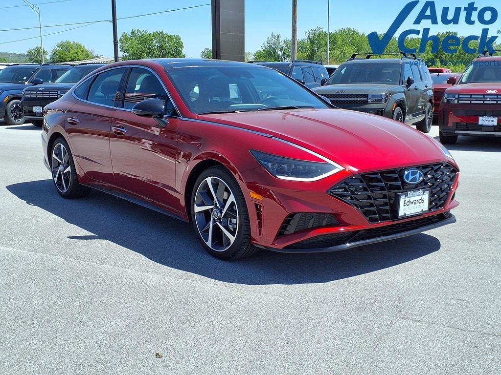 Used 2023 Red Hyundai SEL Plus image 8