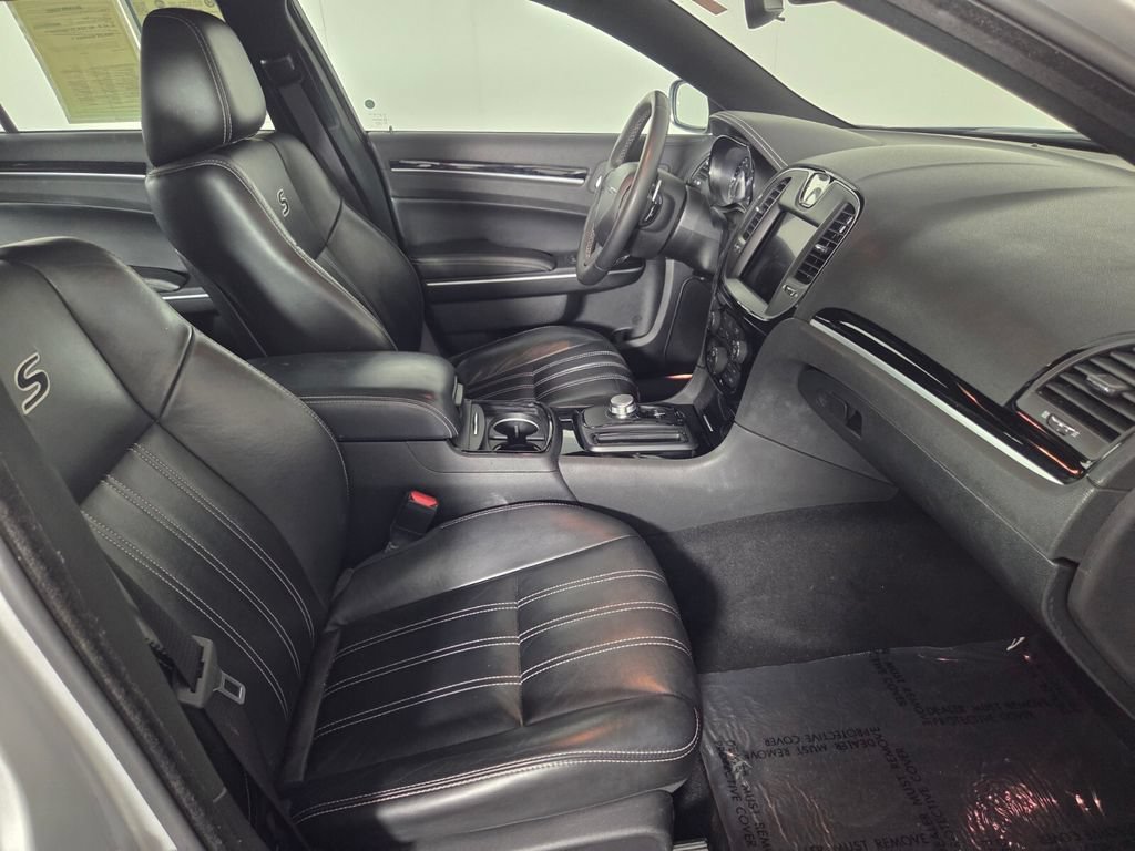 Used 2023 Silver Mist Clearcoat Chrysler 300S image 32