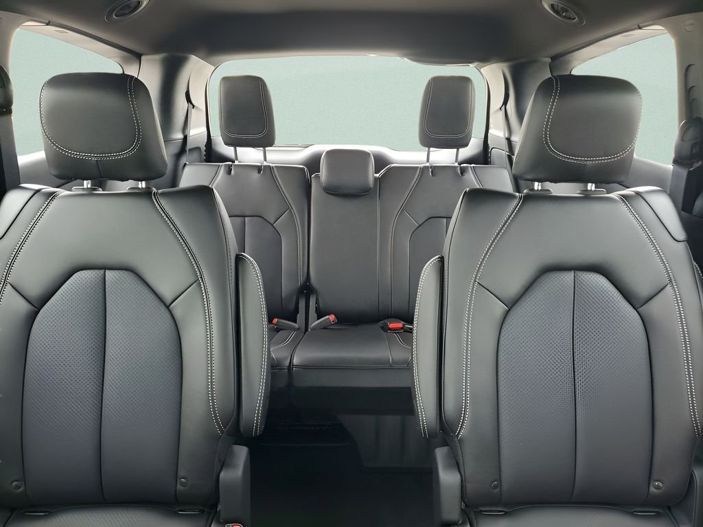 2026 Chrysler Voyager LX - Photo 13
