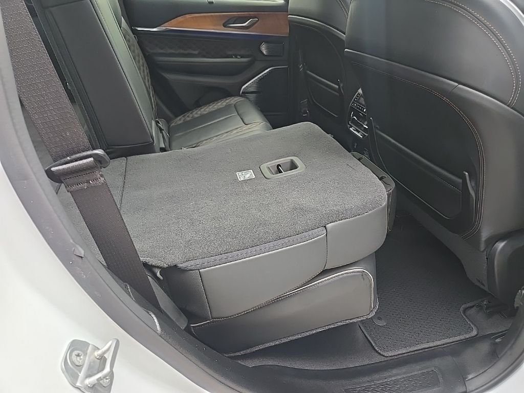 Used 2022 White Jeep Summit Reserve image 106