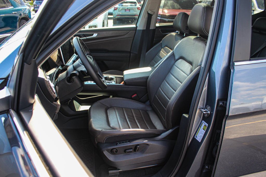 Used 2024 Gray Volkswagen 2.0T SEL image 12