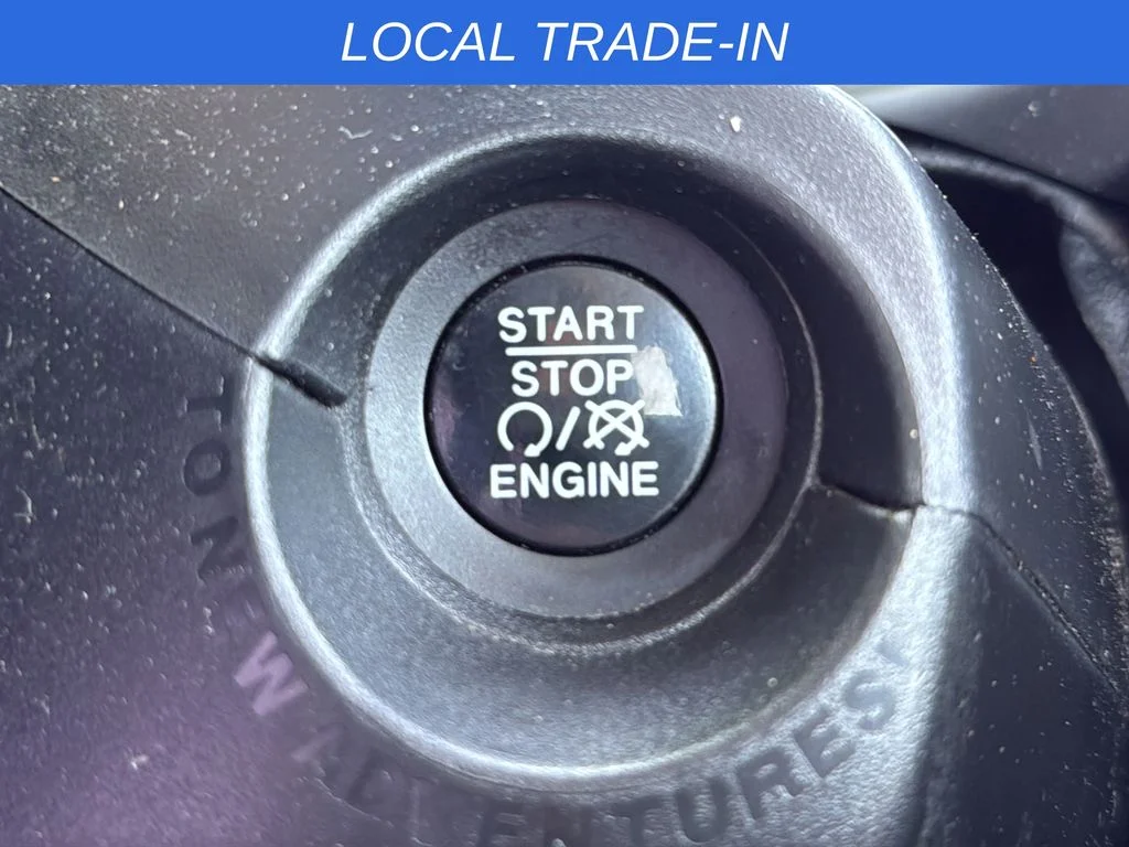 Used 2018 White Jeep Latitude image 23