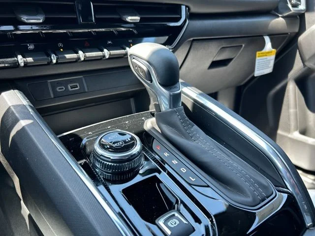 New 2026 Summit White GMC Elevation image 35