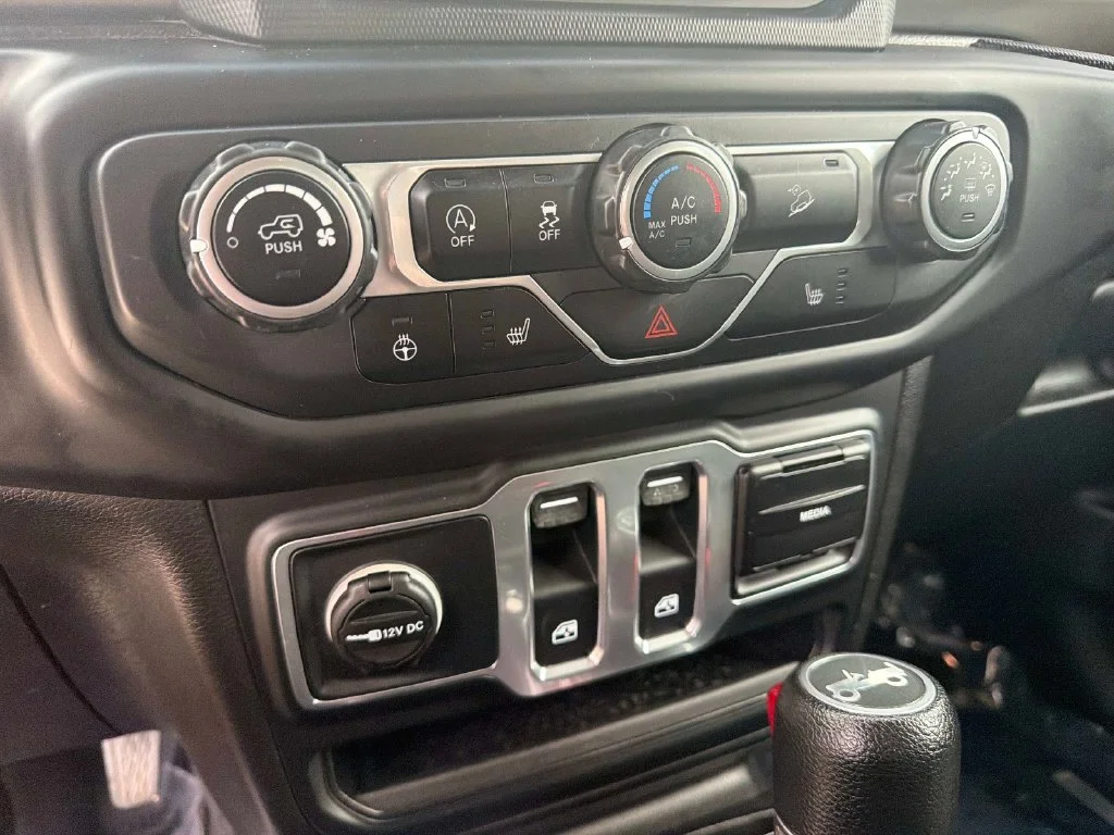 Used 2018 Black Jeep Sport S image 20