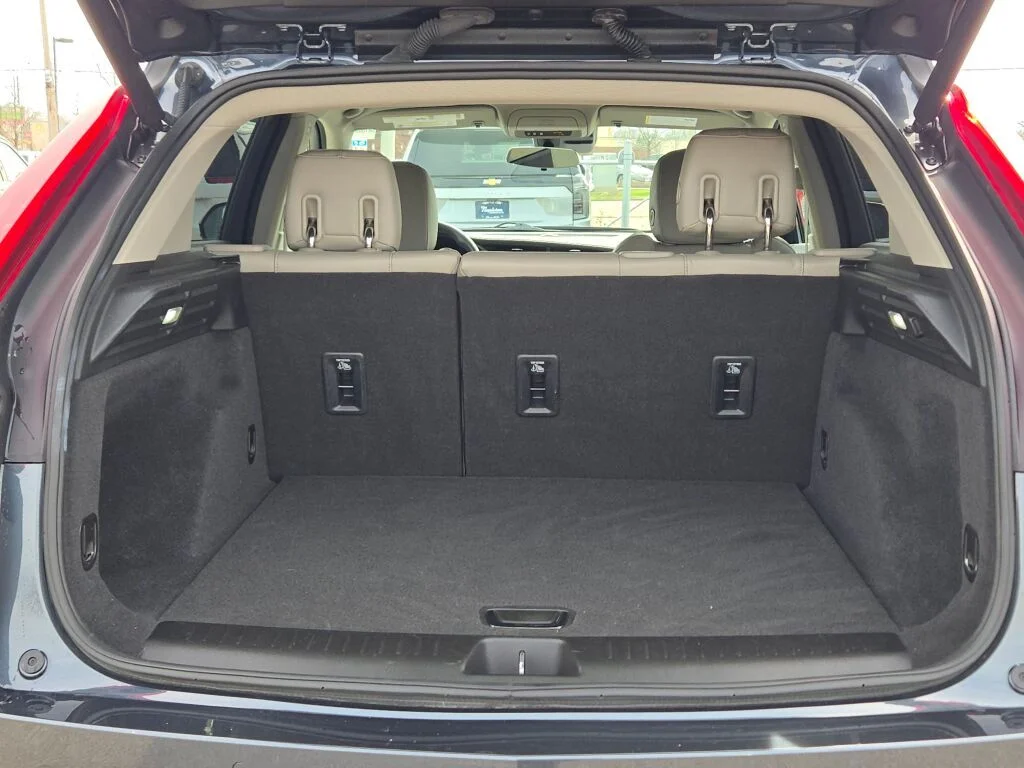 Used 2021 Gray Cadillac Luxury image 17