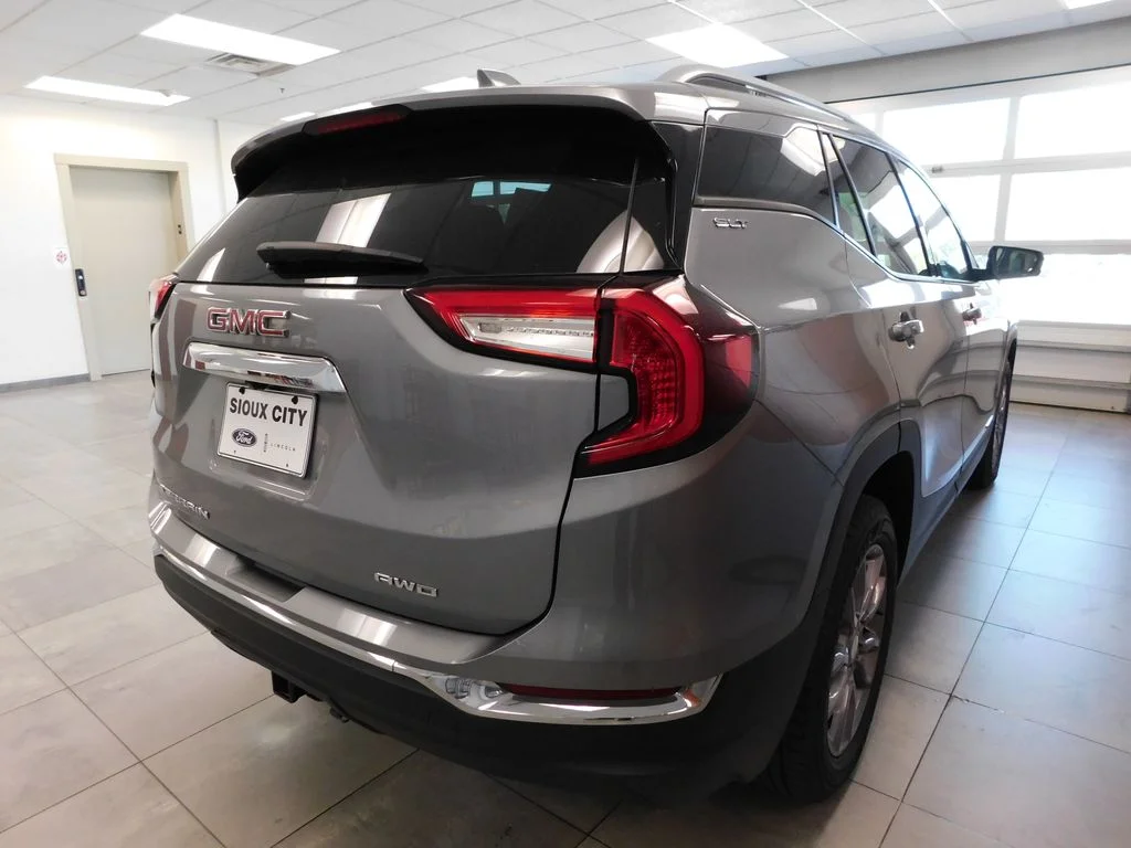 Used 2023 Sterling GMC SLT image 6