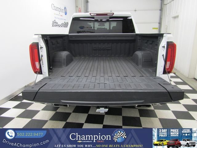 Used 2023 SUMMIT WHITE GMC SLT image 17