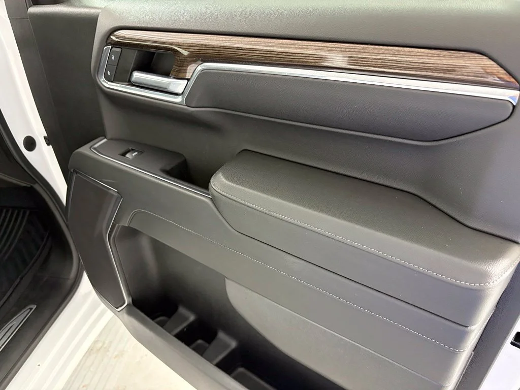 Used 2023 White Chevrolet LT image 42