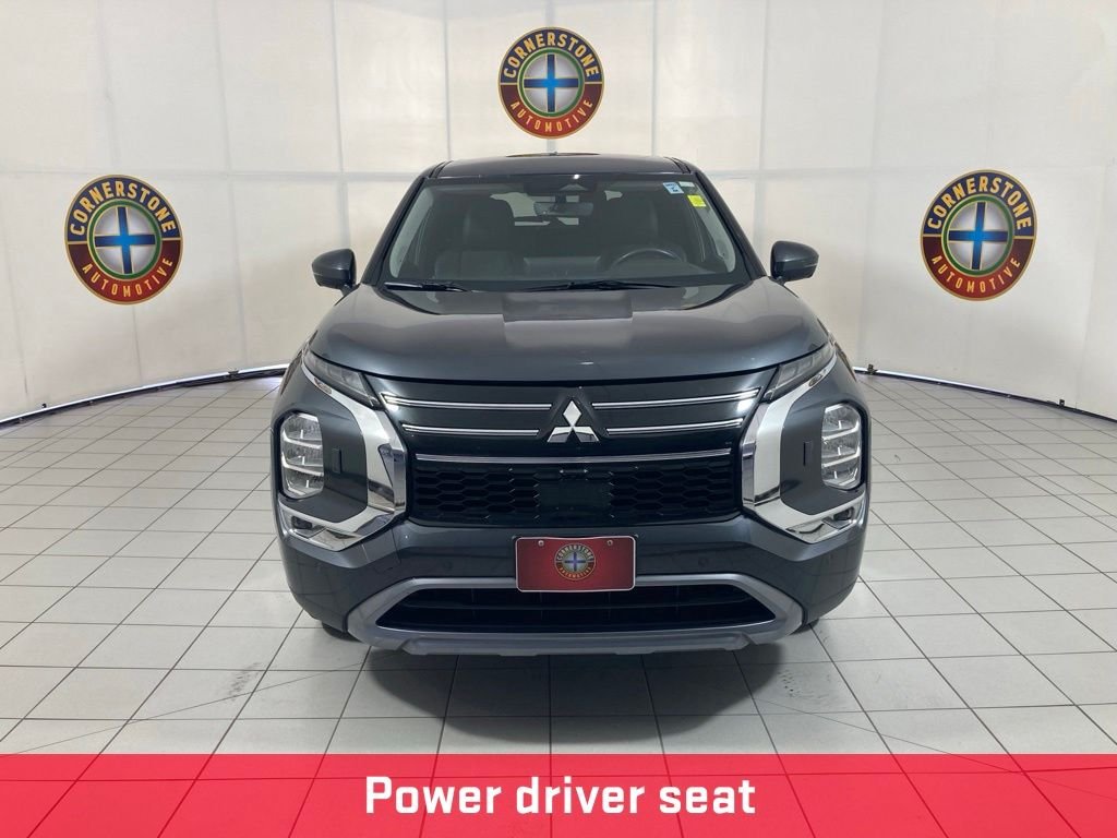 Used 2025 Gray Mitsubishi SE image 16