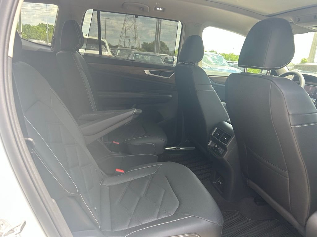 New 2026 White/off-white Volkswagen 2.0T SE w/Technology image 39