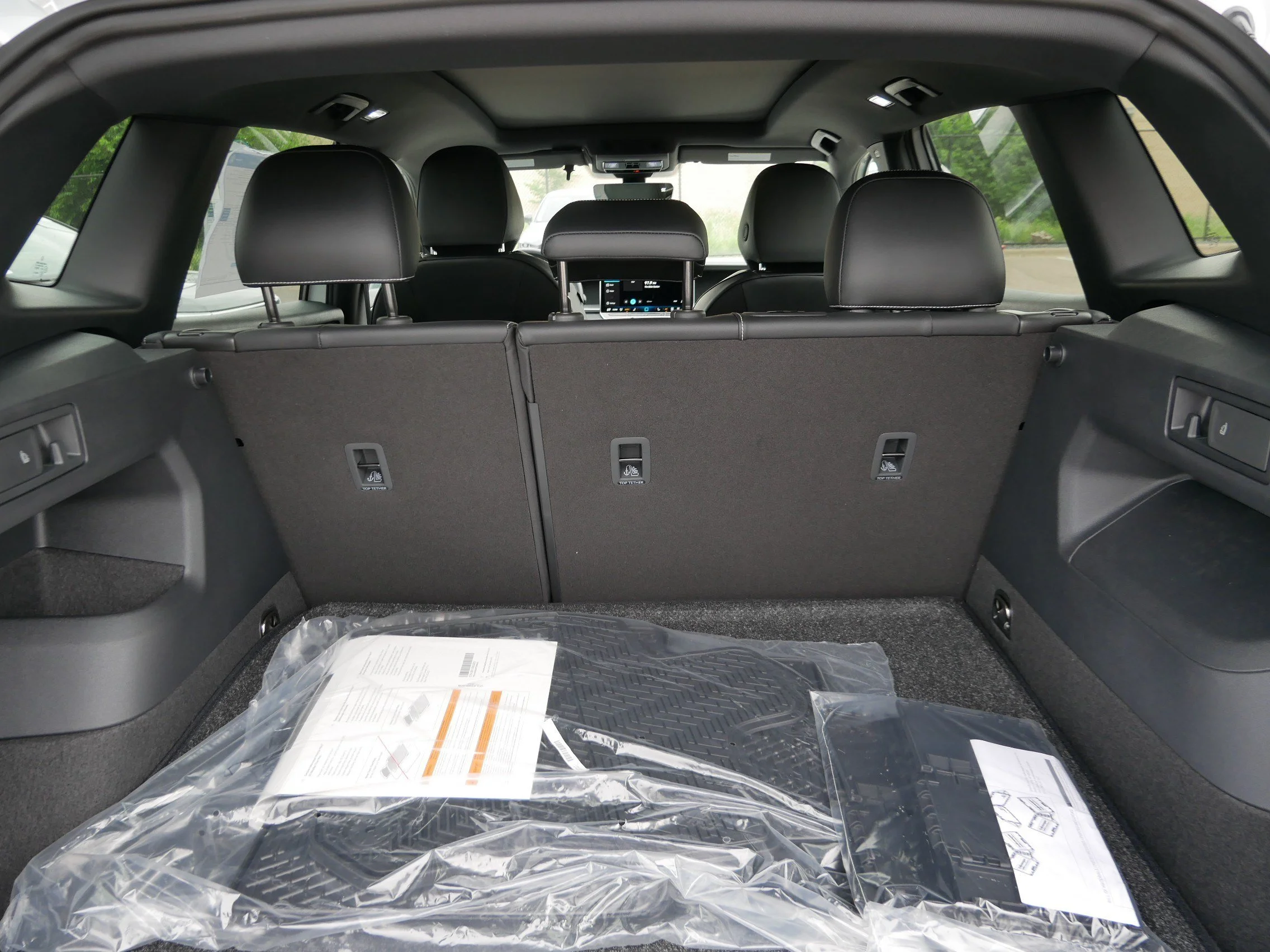 New 2026 Opal White w/Deep Black Roof Volkswagen SE R-Line Black image 6