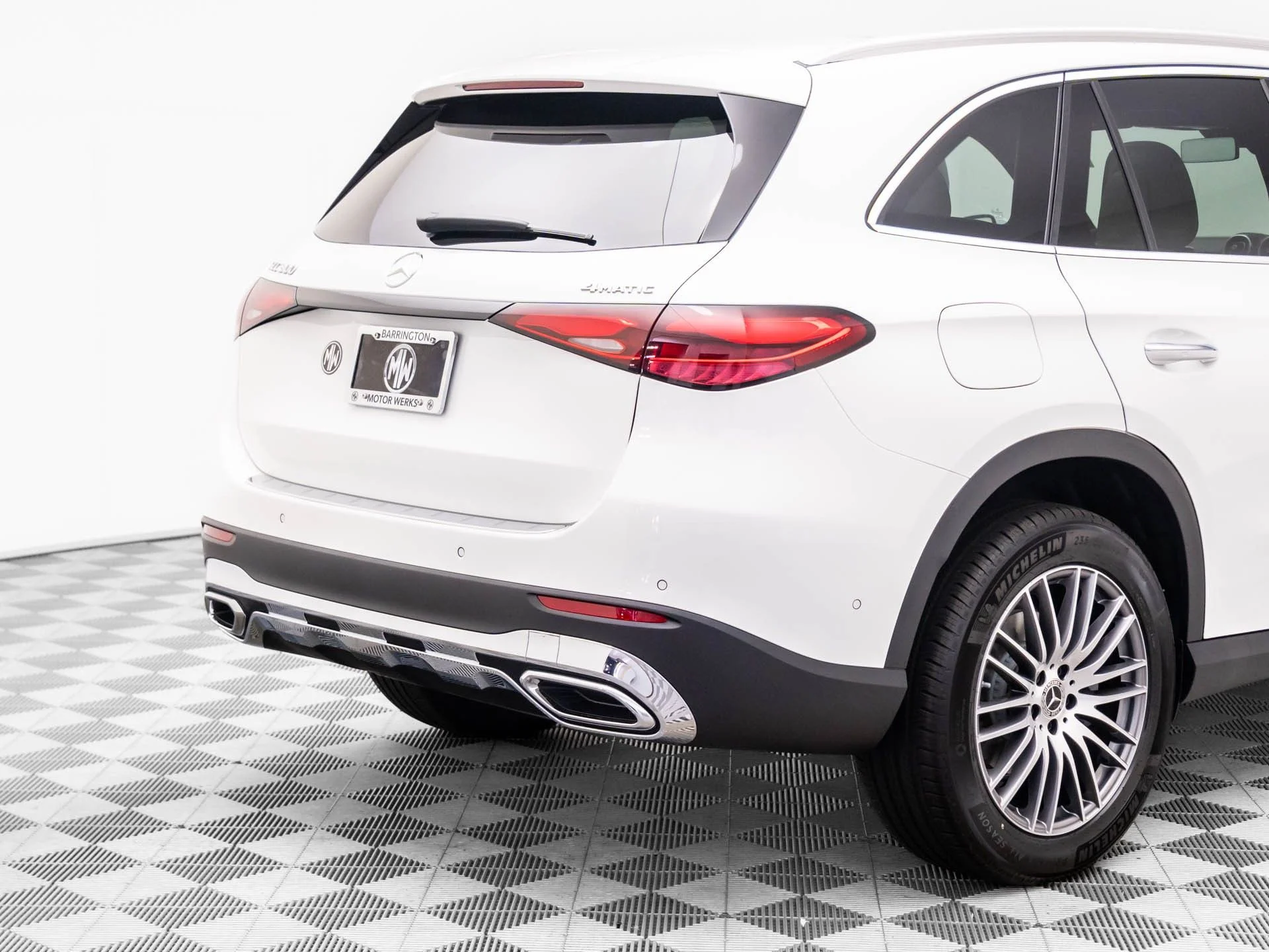 New 2026 White Mercedes-Benz GLC 300 image 29