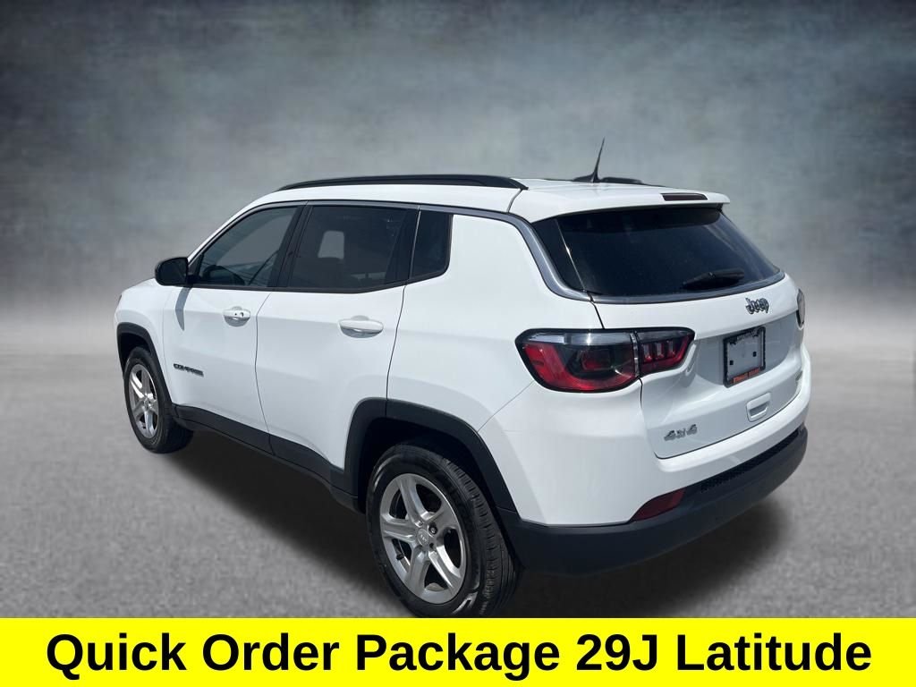 Used 2024 White Jeep Latitude image 3