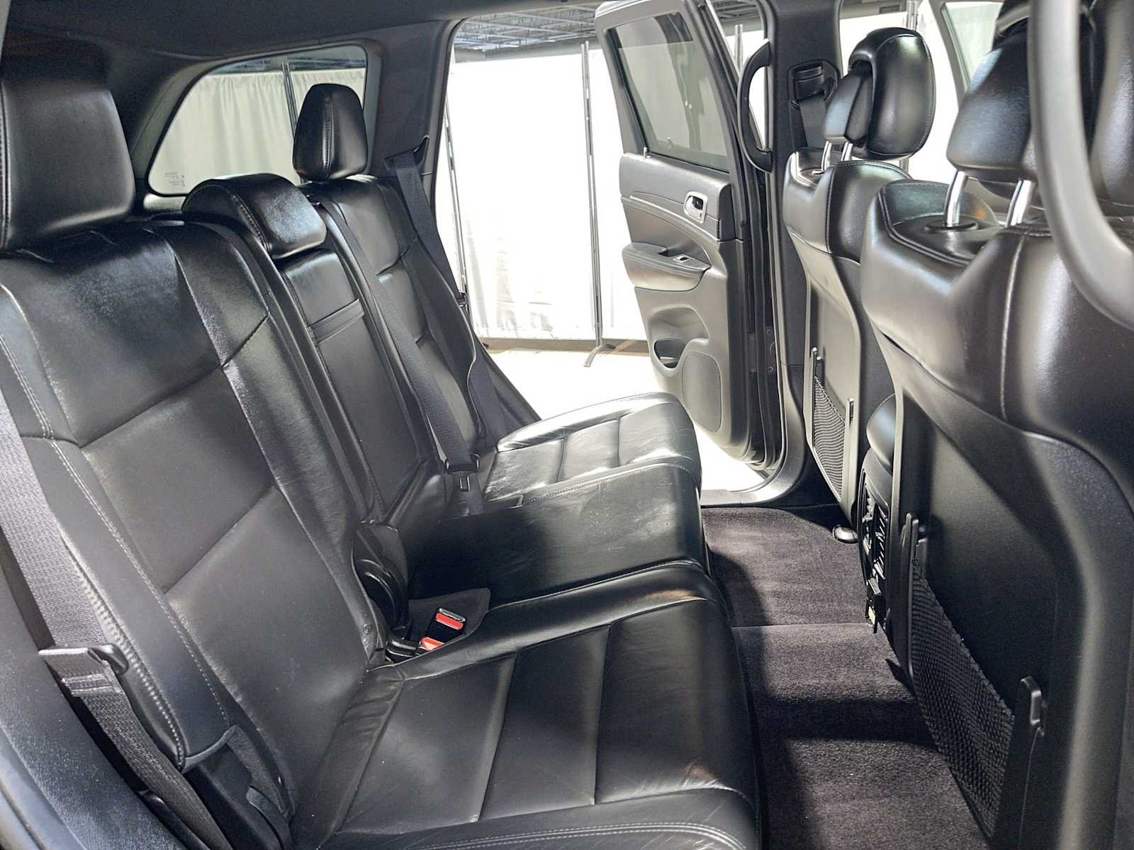 Used 2019 Diamond Black Crystal Pearlcoat Jeep Limited image 13