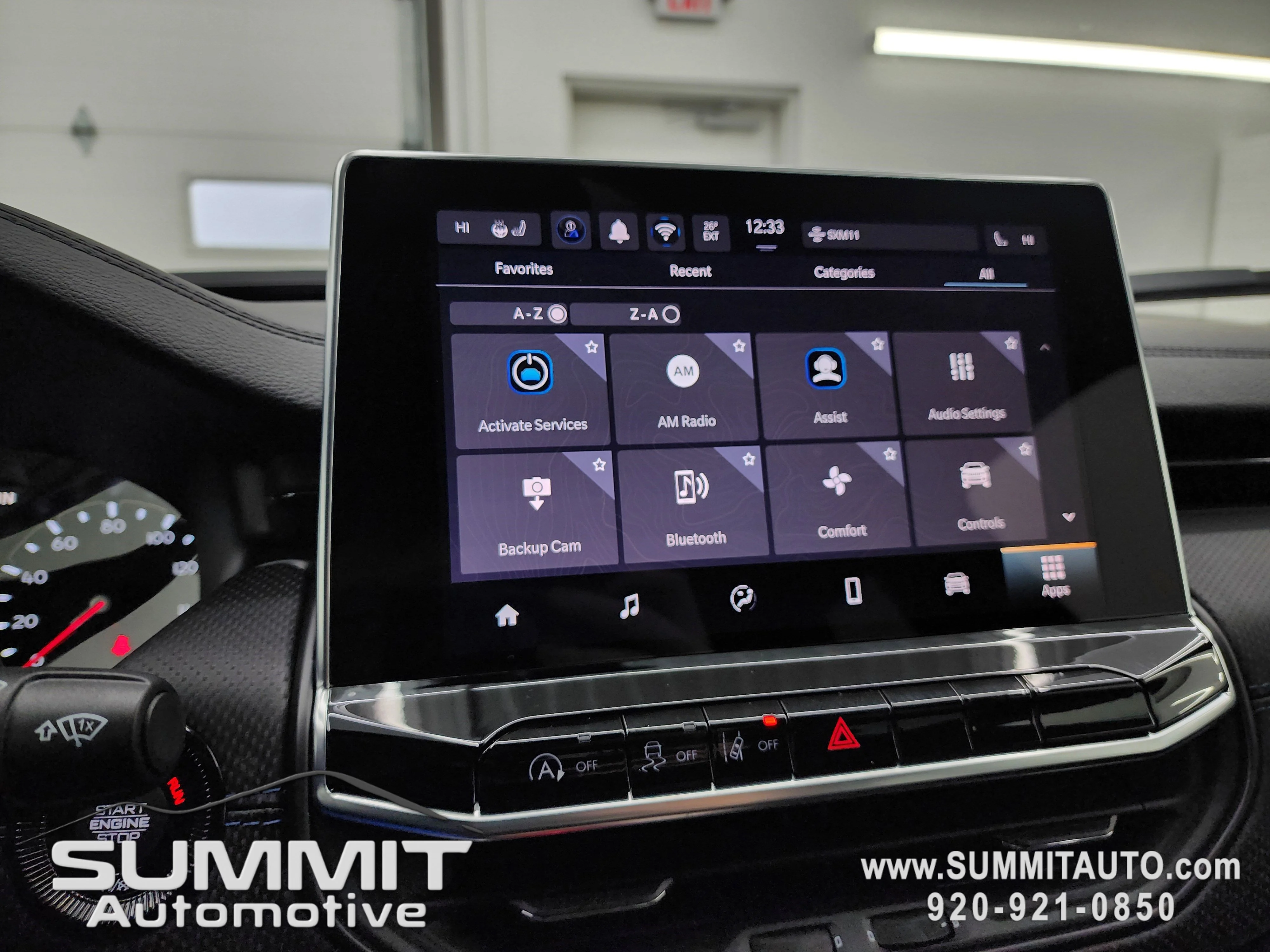 New 2026 Diamond Black Crystal Pearl-Coat Exterior Paint Jeep Latitude image 53
