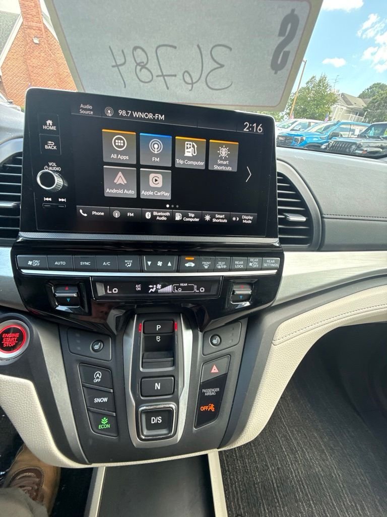 Used 2025 Silver Honda EX-L image 21