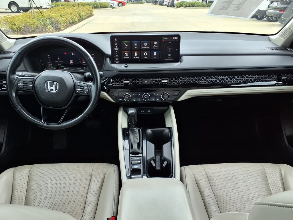 Used 2024 Red Honda EX-L image 18