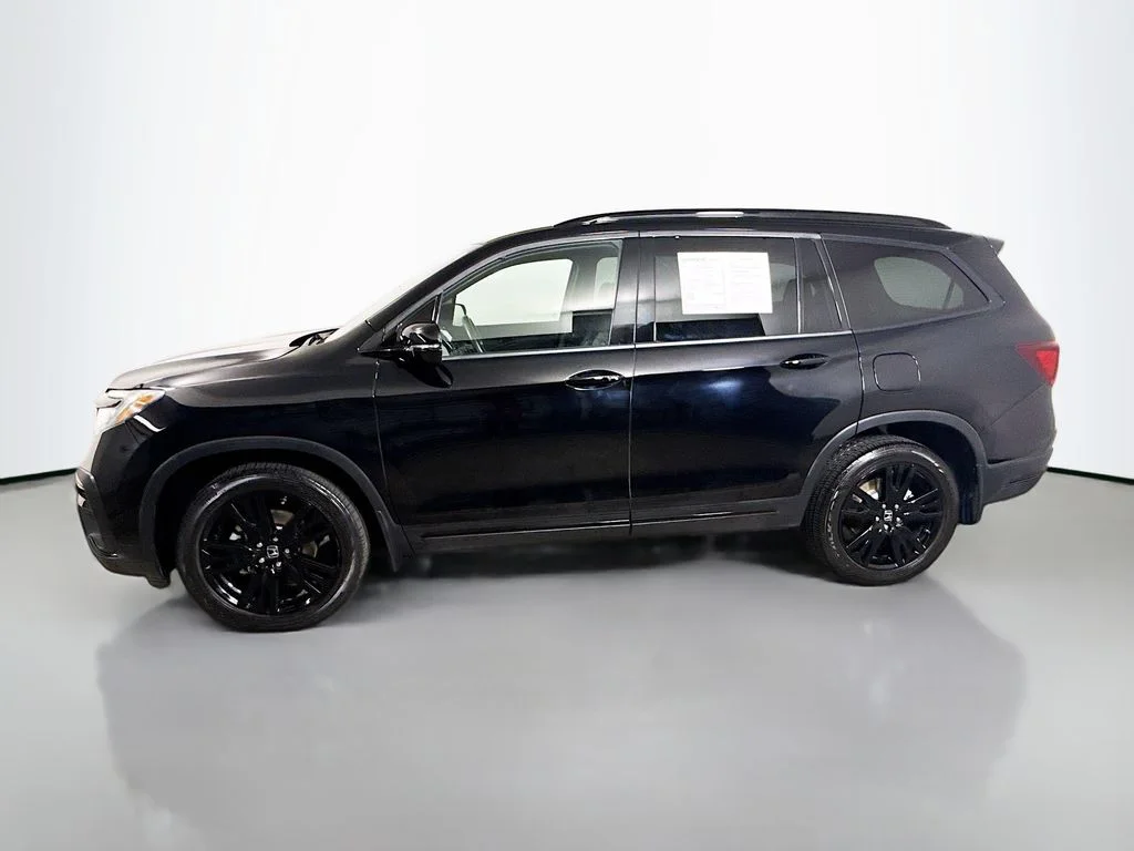 Used 2020 Crystal Black Pearl Honda Black Edition image 4