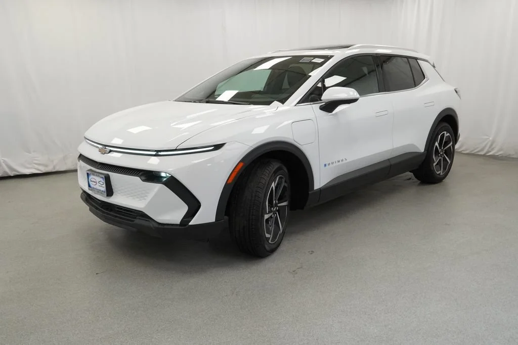 New 2026 Summit White Chevrolet LT image 3
