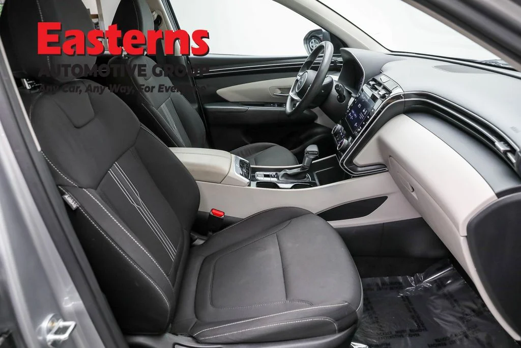 Used 2023 Silver Hyundai SEL image 24