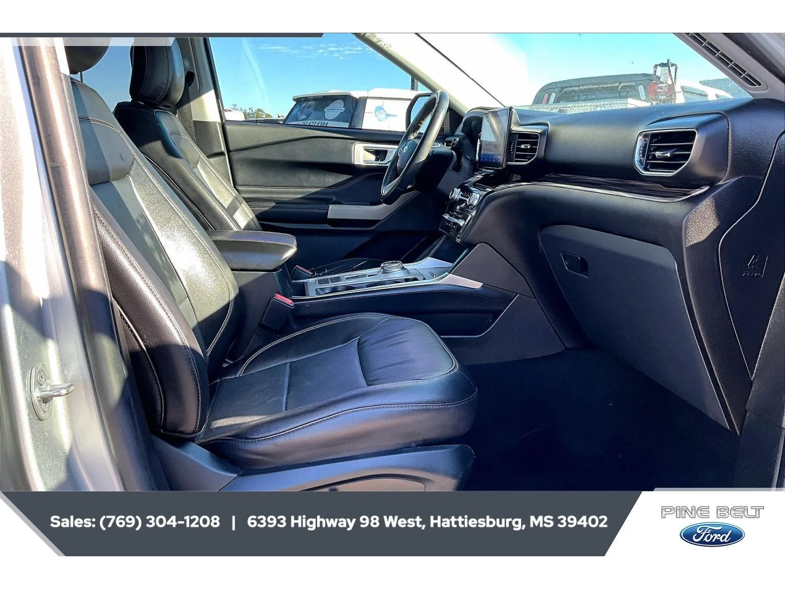 Used 2022 Iconic Silver Metallic Ford Limited image 5