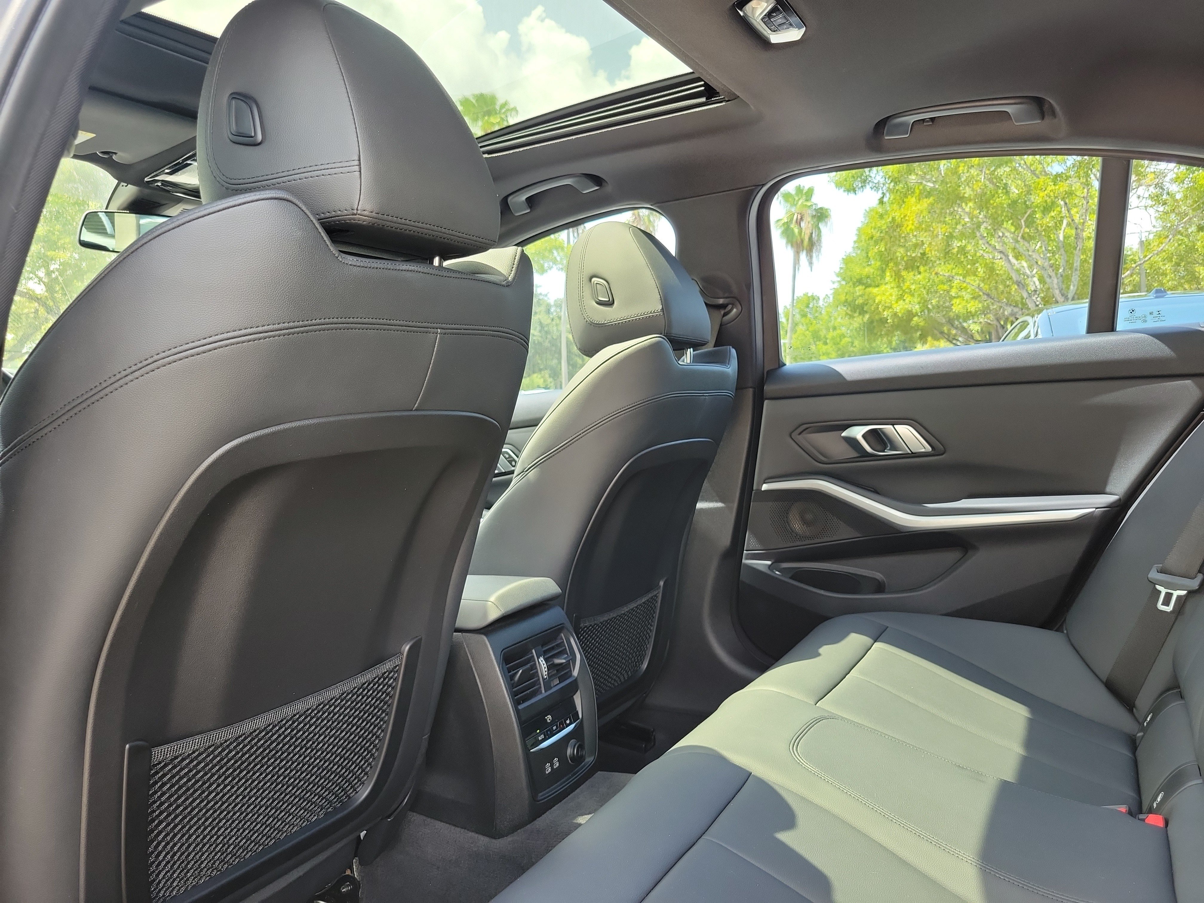 Used 2019 Jet Black BMW 330i image 11