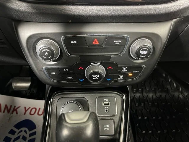 Used 2018 Gray Jeep Limited image 29