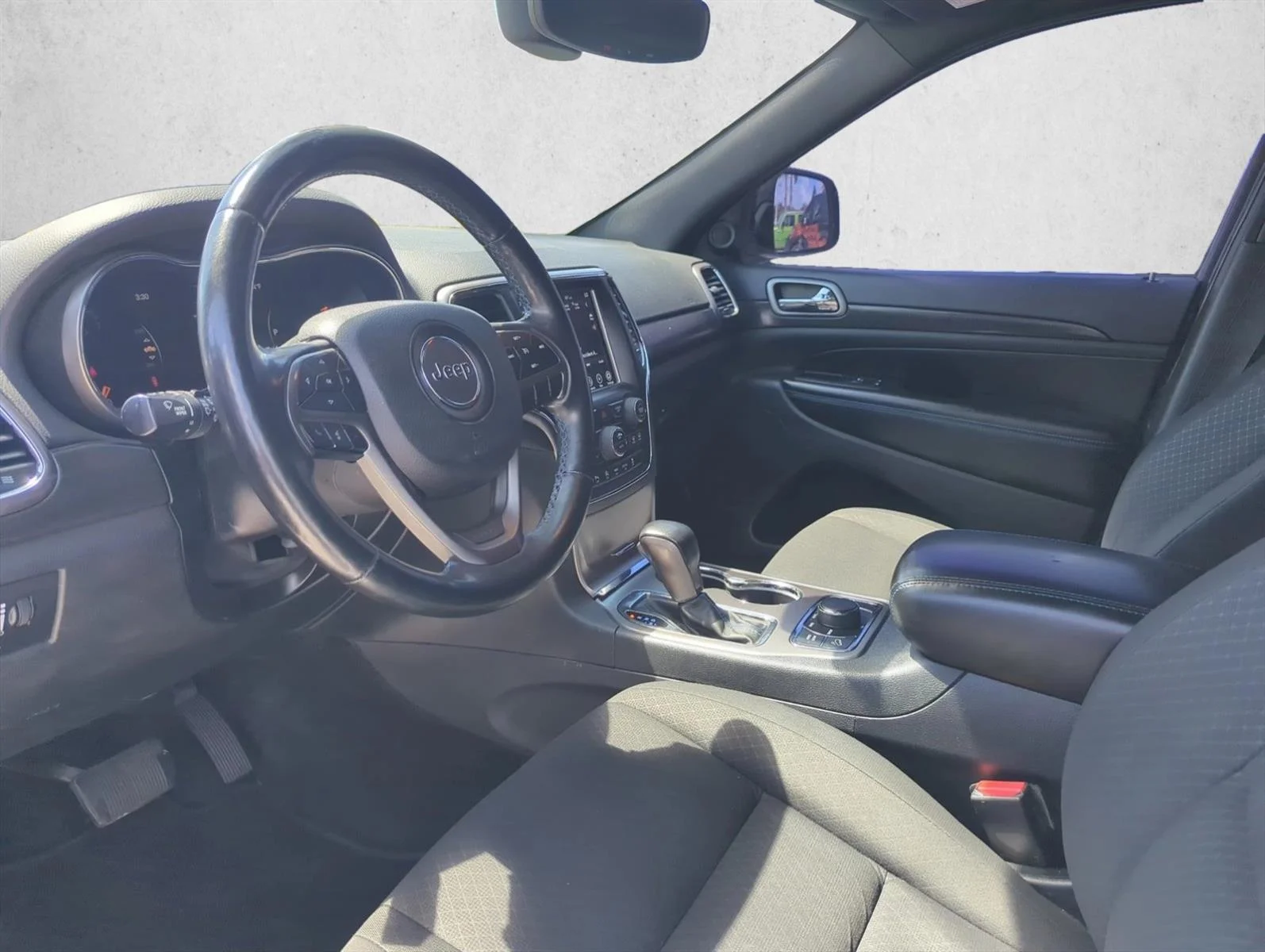 Used 2018 Bright White Clearcoat Jeep Upland image 8
