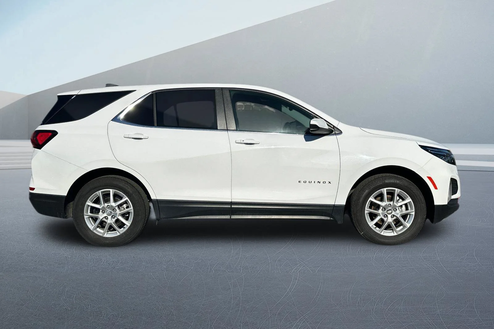 Used 2024 Summit White Chevrolet LT image 3