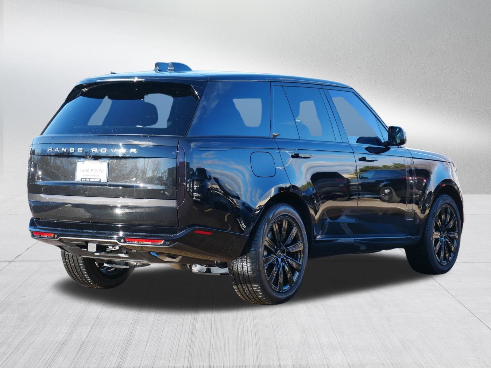 2026 Land Rover Range Rover SE - Photo 2