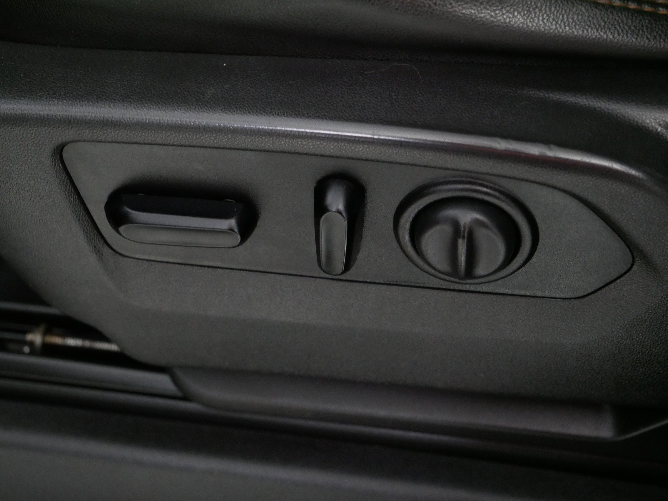Used 2021 Black GMC AT4 image 20