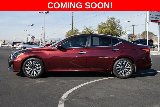 Used 2024 Red Nissan 2.5 SV image 2