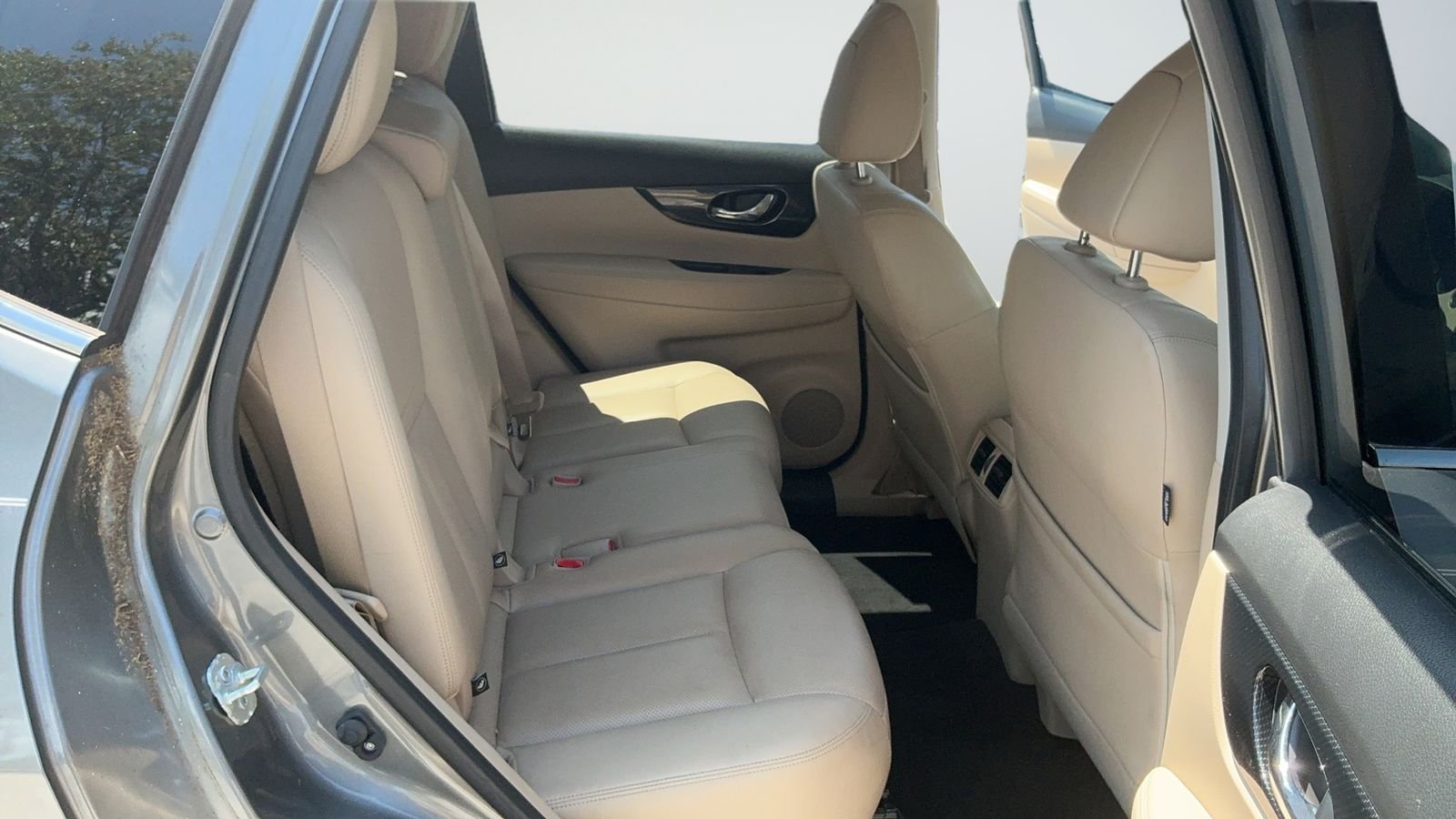 Used 2017 Gray Nissan SL image 47
