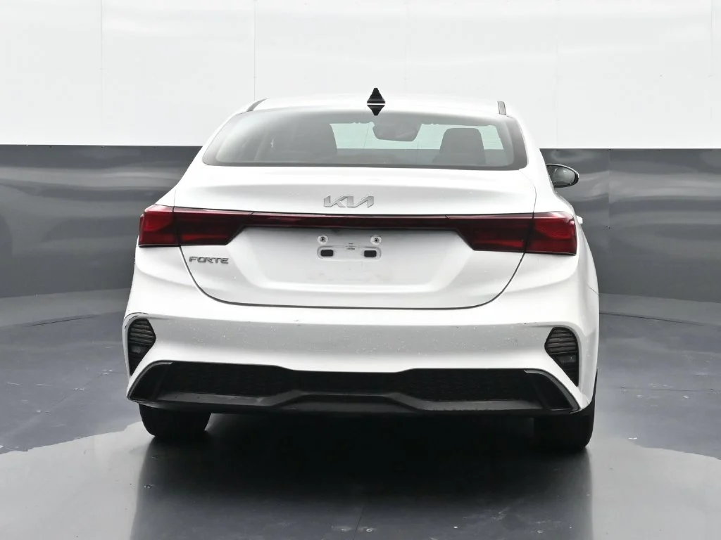 Used 2023 White Kia LXS image 7