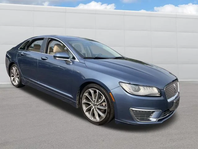 Used 2019 Blue Lincoln Reserve image 13